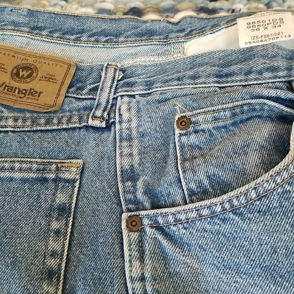 WRANGLER PREMIUM QUALITY  MEN'S JEANS!!! - Picture 1 of 6